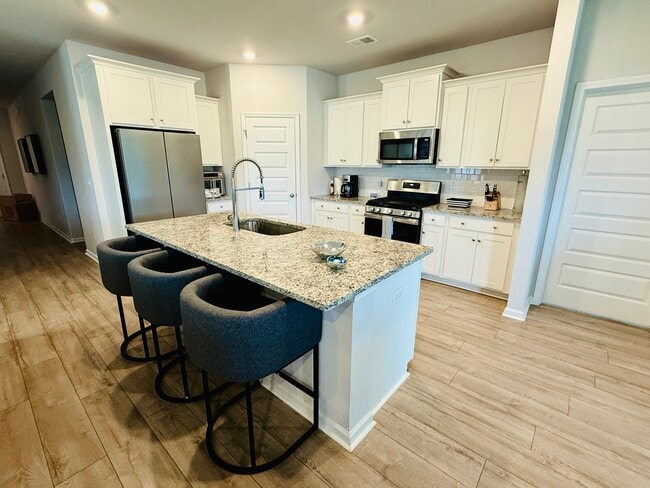 Building Photo - 4084 Da Vinci Dr