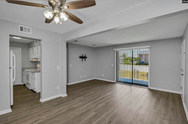 Building Photo - 331 W Main St