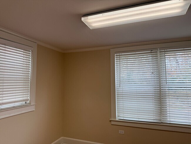 Building Photo - Lexington Office Space