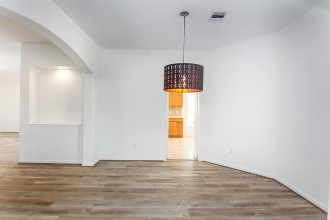 Building Photo - 51 N Regan Mead Cir