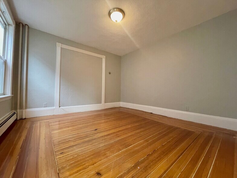 Building Photo - 31 Wheatland St