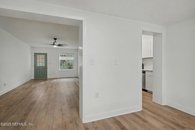 Building Photo - 1503 Broome St