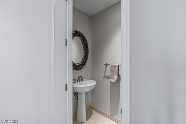 Building Photo - 2777 Paradise Rd