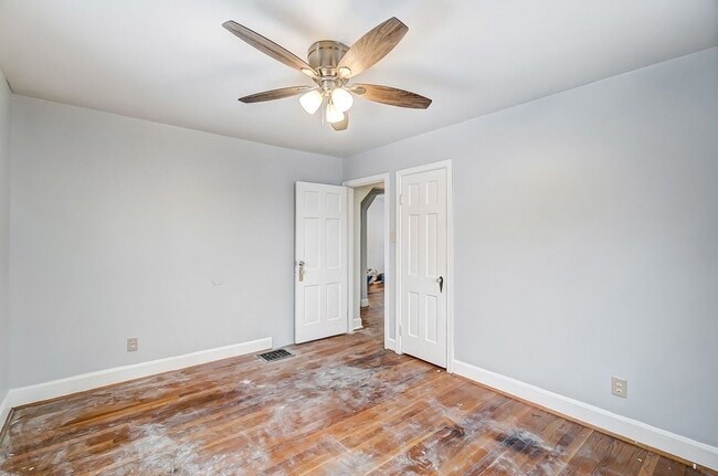 Building Photo - Four Bedroom Available!