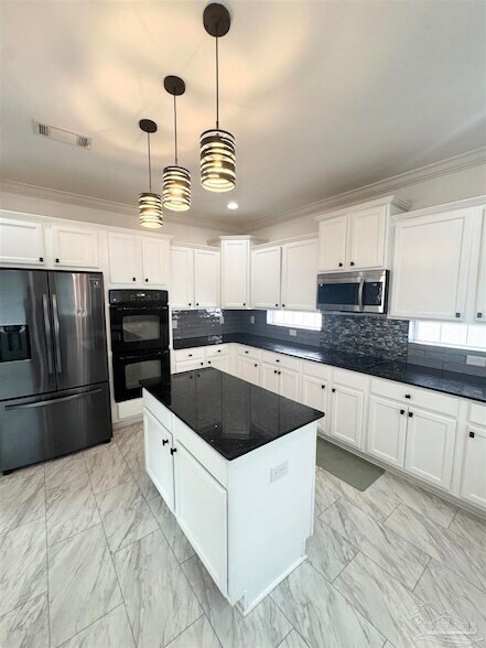 Building Photo - 872 Solimar Way