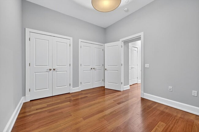 Building Photo - Available Now! High End 2 Bed 2 Bath in Luxury Building with Pool, Gym, Parking