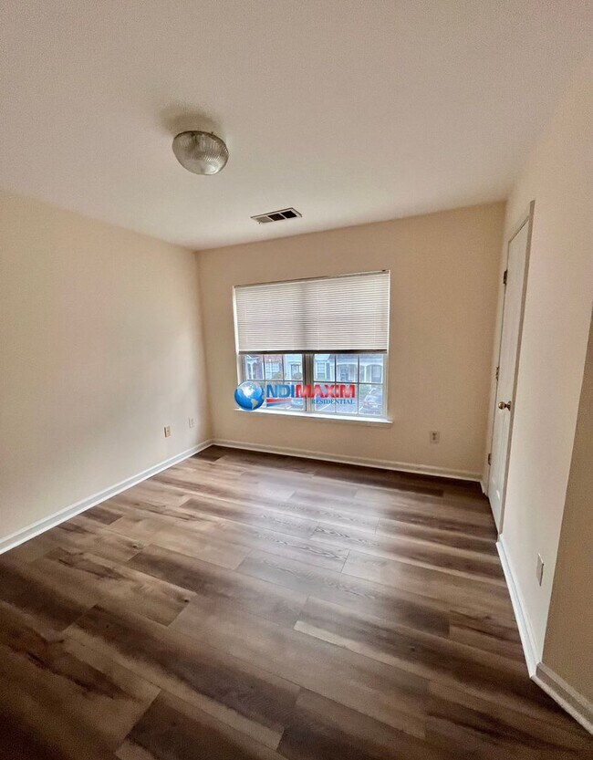 Building Photo - Townhome in Norcross with easy access to I-85