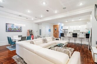 Building Photo - 1201 Baronne St