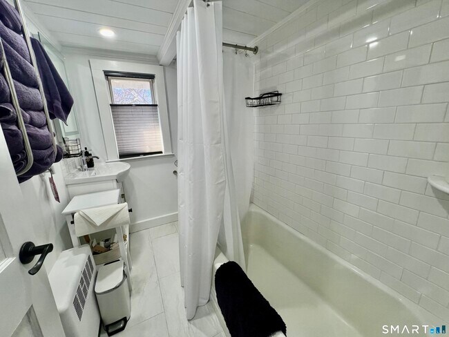 Building Photo - 624 Vineyard Point Rd