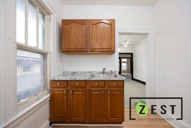 Building Photo - 4016 Hogarth St