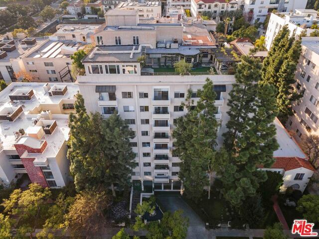 Building Photo - 435 N Oakhurst Dr