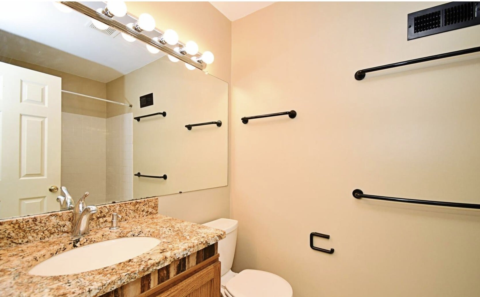 Typical Full Bath - 3051 Mitchell Ct