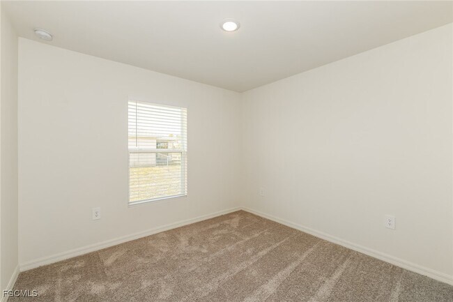 Building Photo - 3615 Caloosa Pkwy