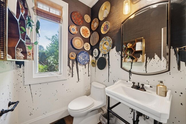 Building Photo - Beautifully Appointed 7-Bedroom Home with Lush Garden Setting in Palo Alto