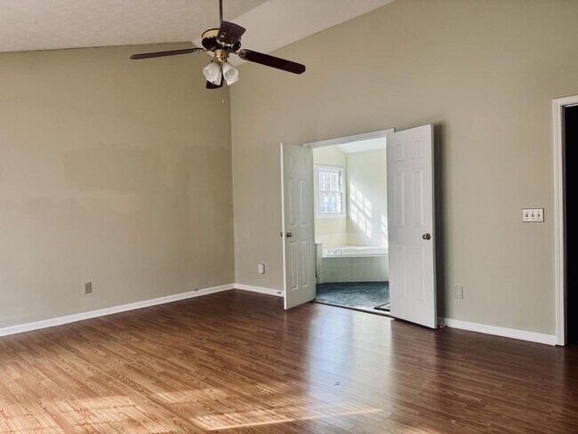 Building Photo - 3624 Manchester Dr