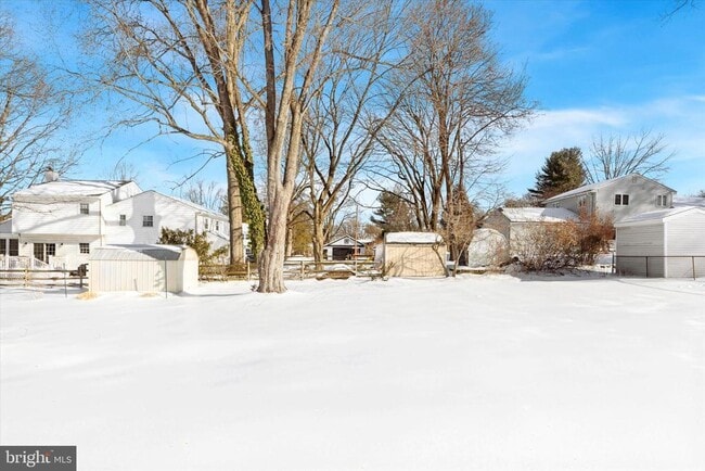 Building Photo - 17 McLaughlin Dr