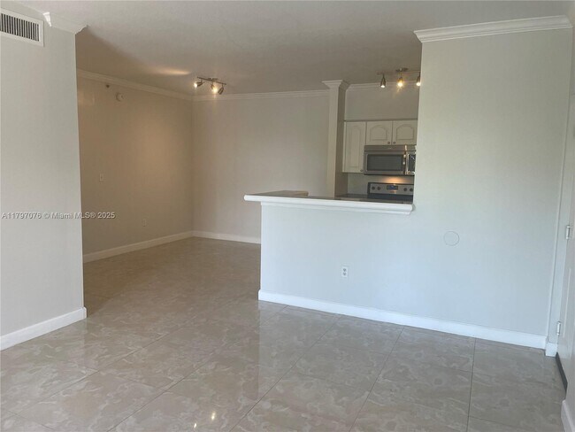 Building Photo - 6841 SW 44th St