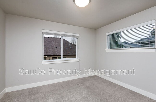 Building Photo - 13227 SW Maxfield Ln