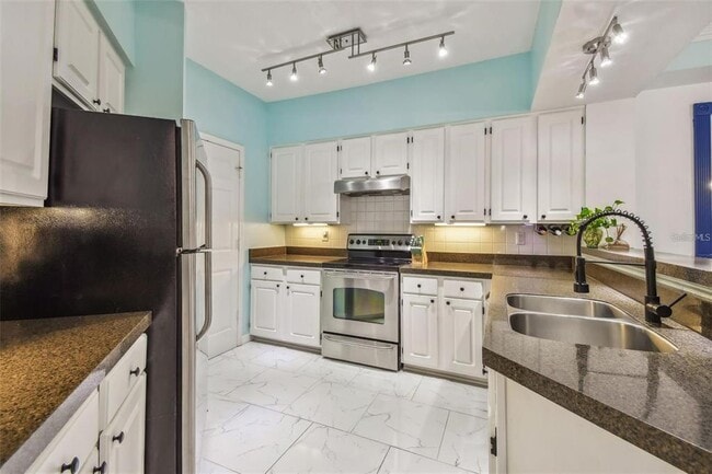 Building Photo - 4304 Bay Club Cir