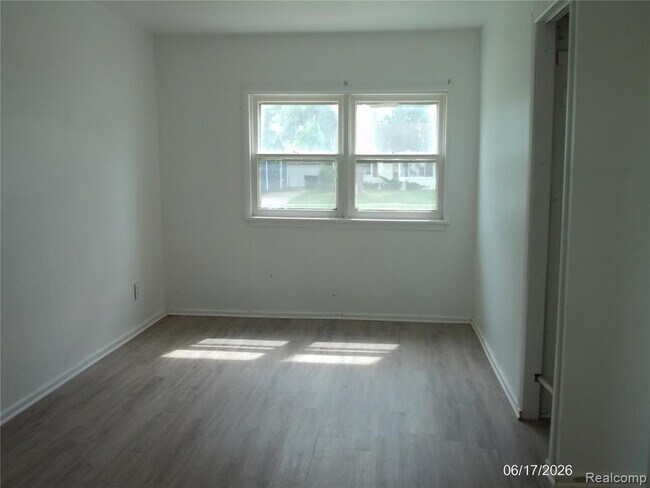 Building Photo - 26751 Belanger St