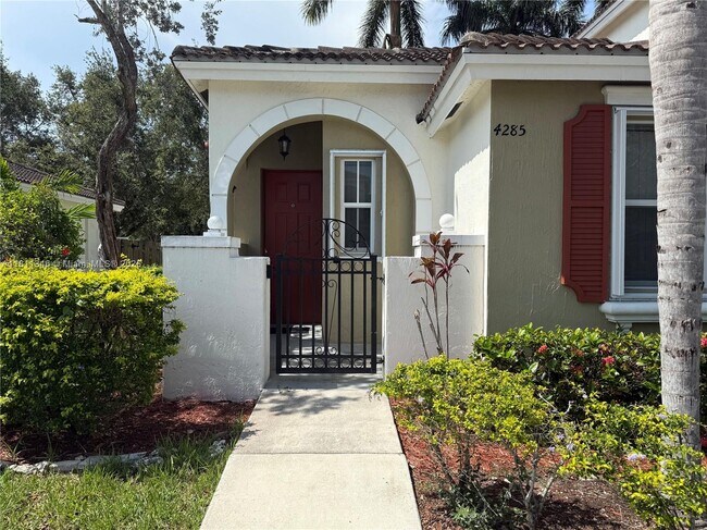 Primary Photo - 4285 NE 10th Ct