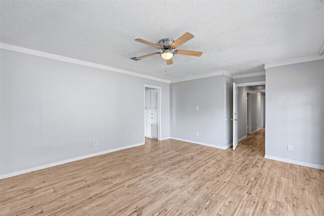 Building Photo - 10735 Kitty Brook Dr