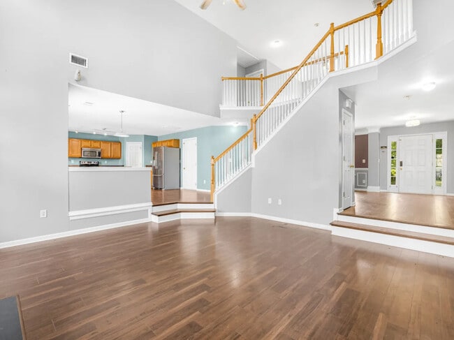 Building Photo - 135 Elba Dr