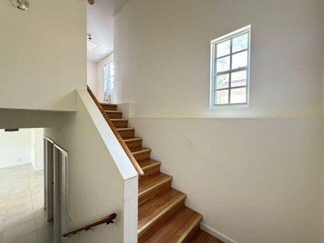 Building Photo - 13986 Morning Glory Dr