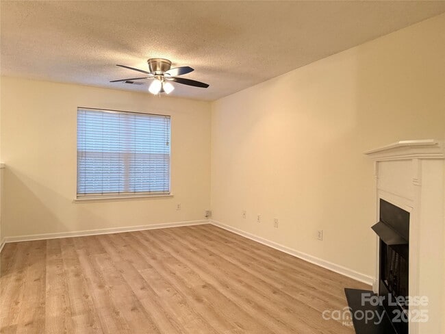 Building Photo - 10013 University Park Ln