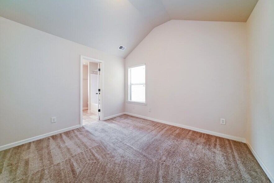 Building Photo - 129 Covington Terrace
