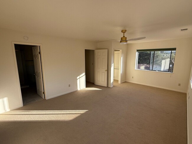 Building Photo - 3-Bedroom Single Family Home in El Sobrant...