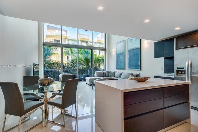 Building Photo - 6000 Collins Ave