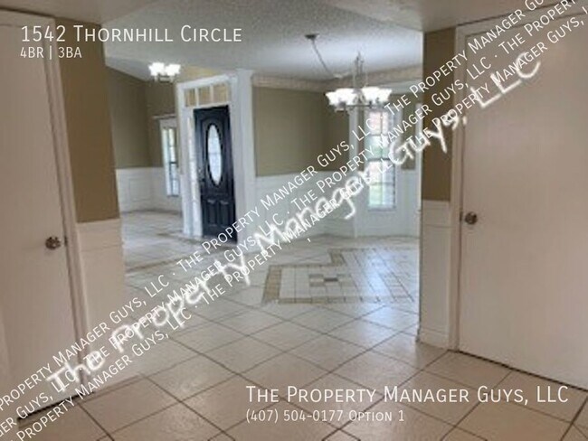Building Photo - 1542 Thornhill Cir