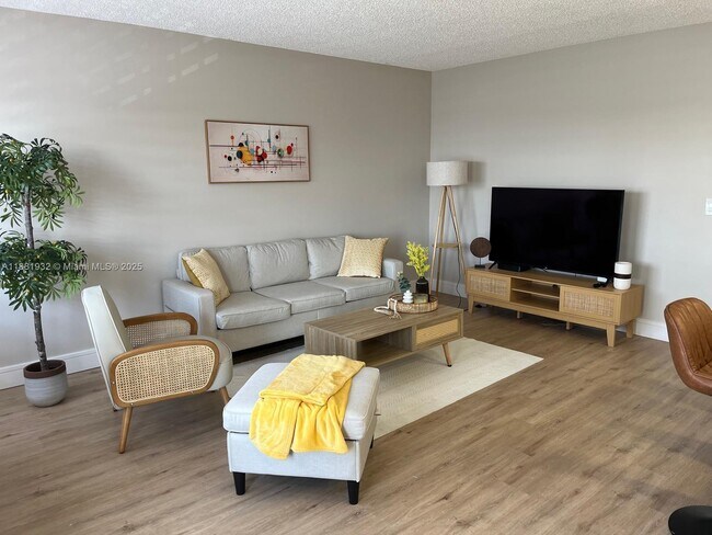 Building Photo - 13255 SW 9th Ct