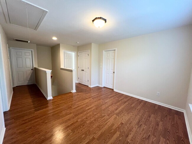 Building Photo - 10501 Dominion Village Dr