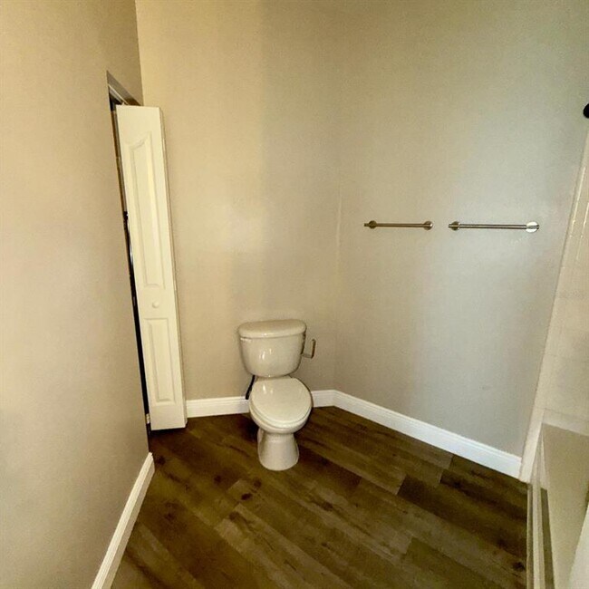 Building Photo - 12861 Madison Pointe Cir