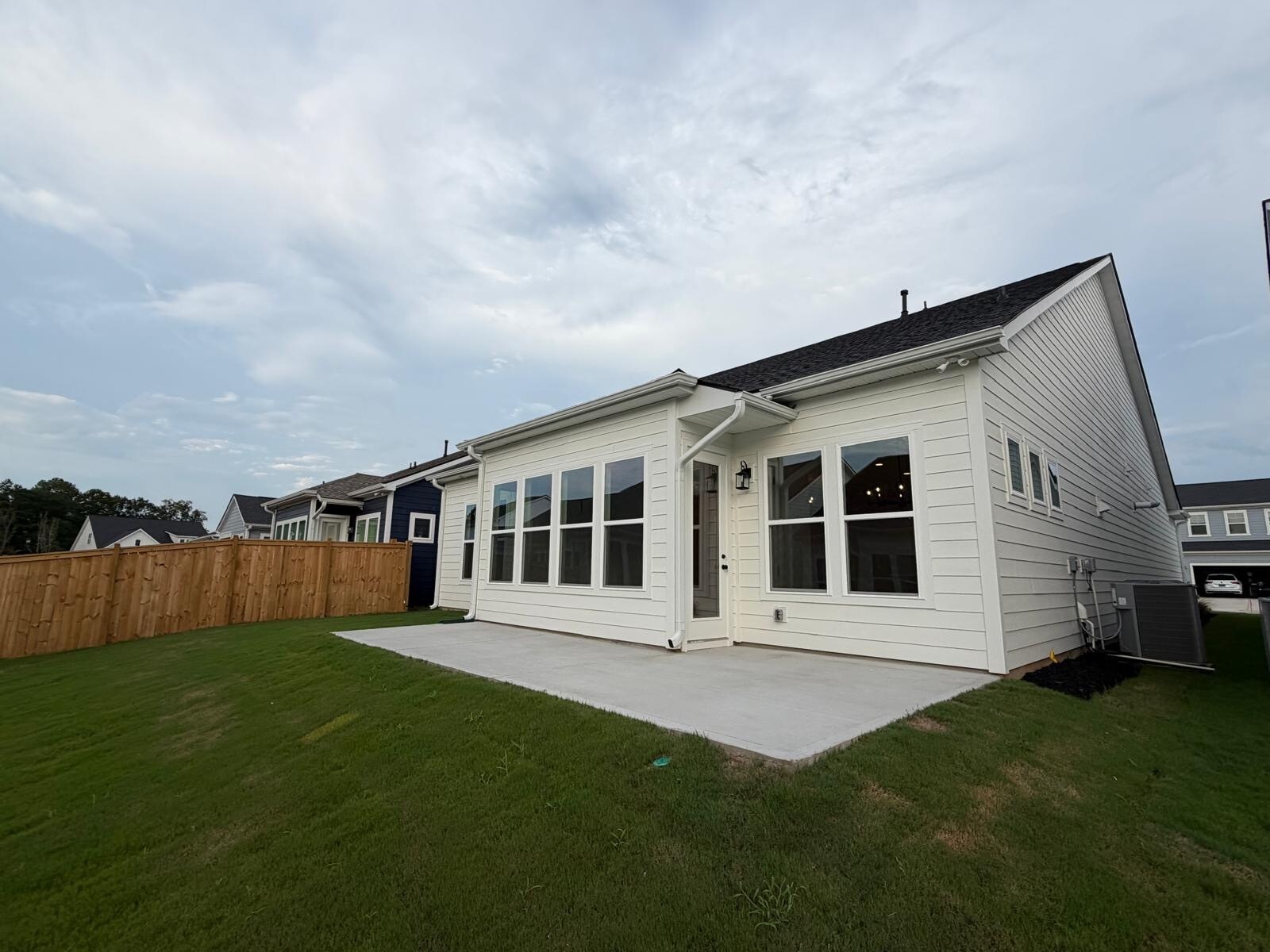 Building Photo - 105 Winding Stream Cir