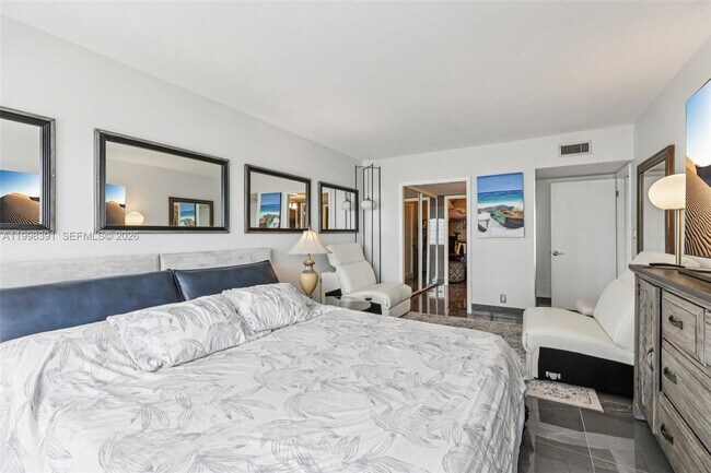 Building Photo - 3550 Galt Ocean Dr