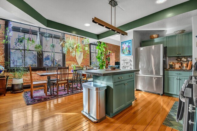 Building Photo - Luxury residence in the heart of Denver’s historic Baker district - 2 bedrooms - 2 Bathrooms - To...