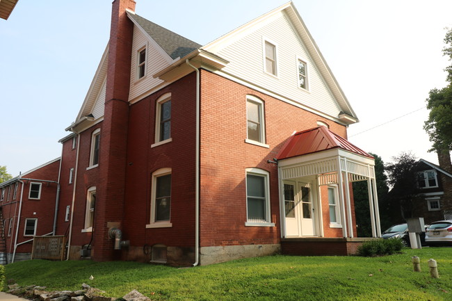 Welcome! - 728 W College Ave