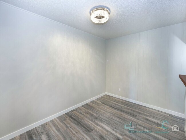 Building Photo - Spacious Single Family Home in Seaside!!!