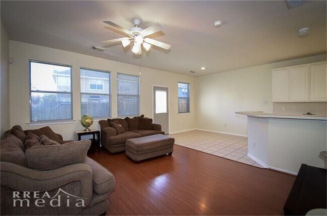 Building Photo - 2923 Loganberry Park Ln