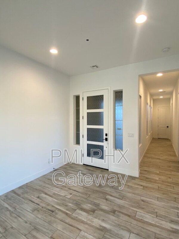 Building Photo - 2353 E Athena Ave