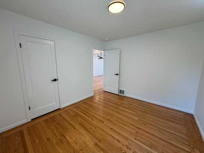 Building Photo - Remodeled 2BR/1BA Single Family Home in Su...
