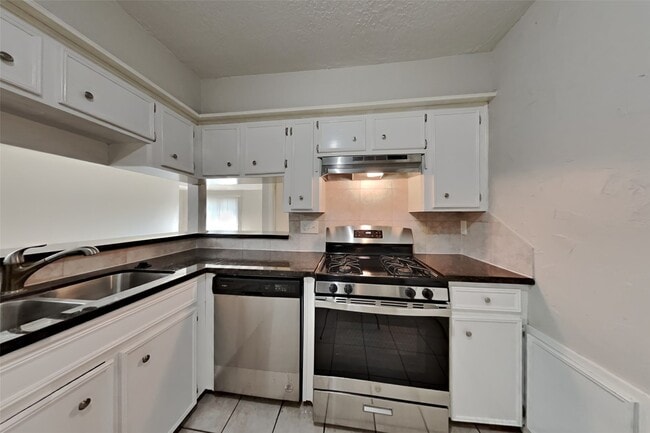 Building Photo - 1107 Valley Ranch Dr