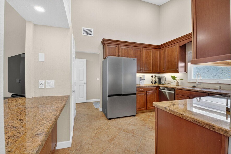 Building Photo - 45 Baytree Cir