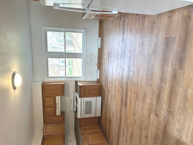 Building Photo - 249 W Nebraska St