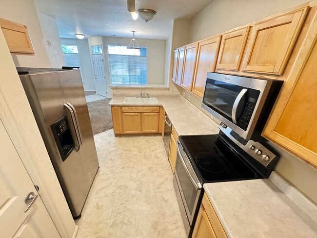 Building Photo - 474 Black Feather Loop