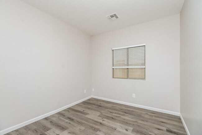 Building Photo - 17320 W Caribbean Ln