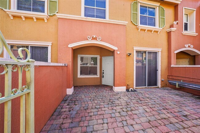 Building Photo - 642 SW 106th Ave